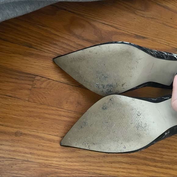 Guess Pointed Too animal print stiletto heel shoes. - Picture 6 of 6